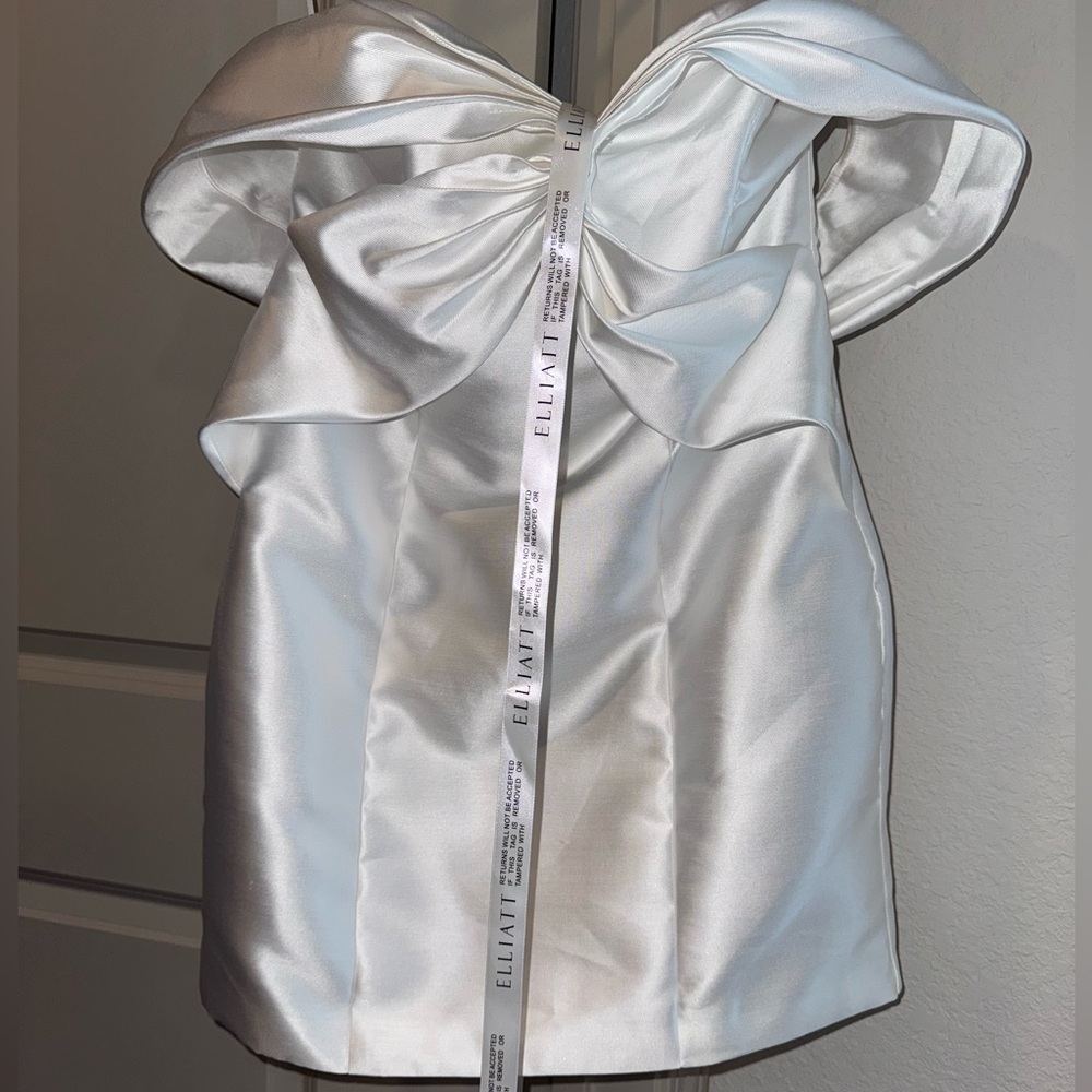 Elliatt Ivory Satin Strapless Mini Dress